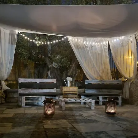 Maria Bed & Breakfast *
